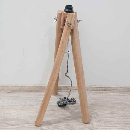 Stolní lampa z mangového dřeva LABEL51