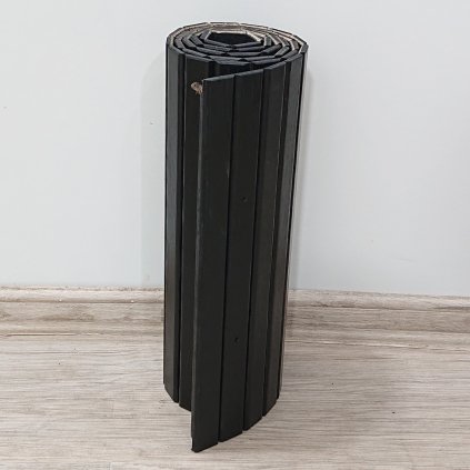 Černá dřevěná roletka 131x33 cm