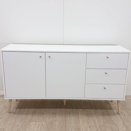Bílá komoda 148 cm Bodo Tvilum