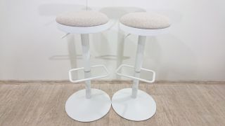 Ve středu se to u nás bude hemžit židlemi 🪑 Jako vždy v čase 10-10.30 v kategorii Nově v nabídce