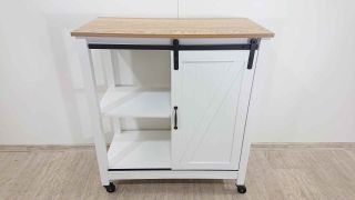 I ve svátek se můžete těšit na nové kousky 🤍🤎🖤 Novinky vkládáme vždy PO-PA 10-10.30 do kategorie Nově v nabídce