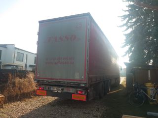 Vánoční kamion 🎄 právě dorazil 🚛 Copak tam asi bude za překvápko 🤔 Na novinky se můžete těšit ještě do Vánoc 🎁